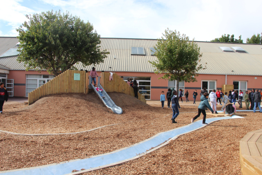 Cours d'école - louvière